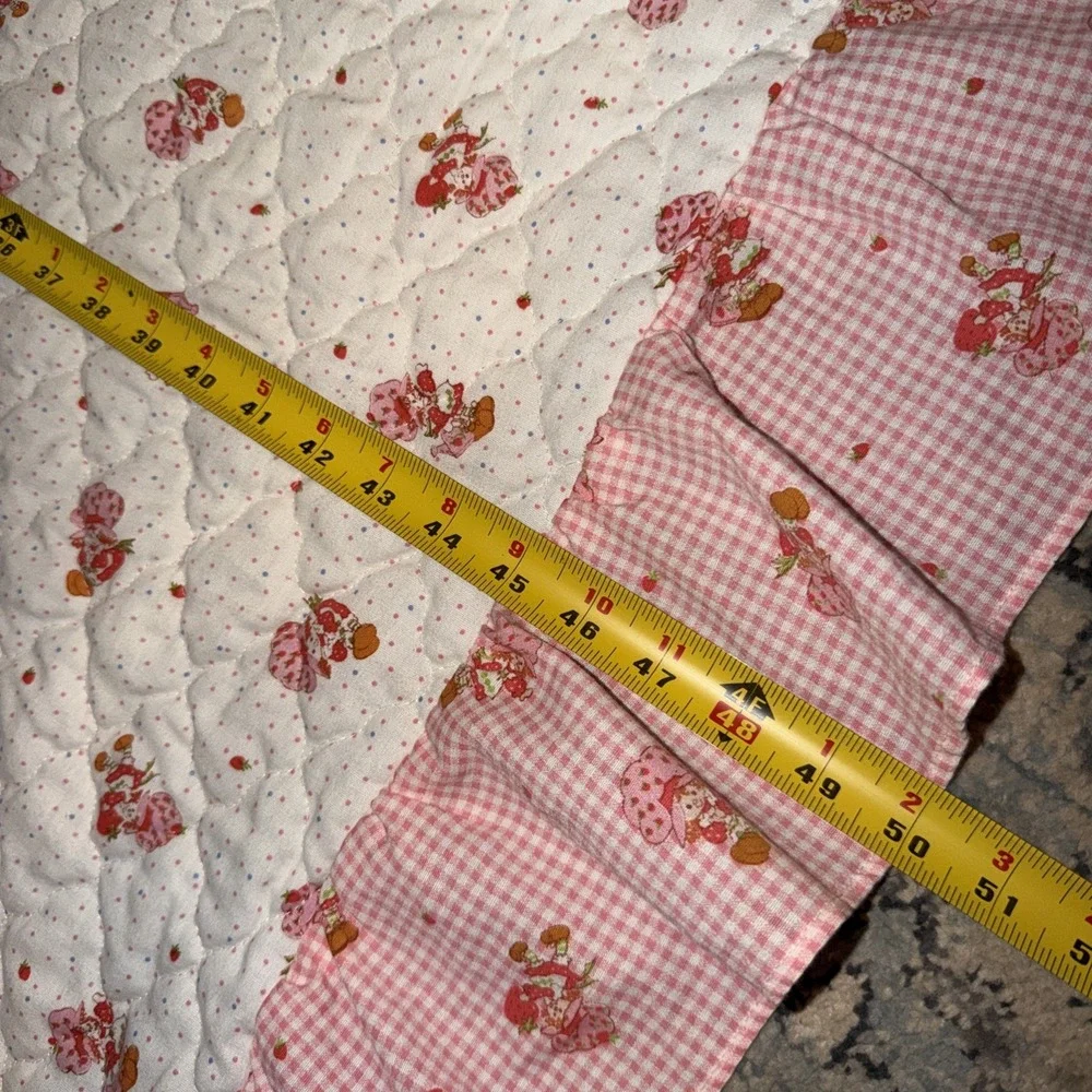 VTG 80s Strawberry Shortcake Twin Bed Topper 80x56